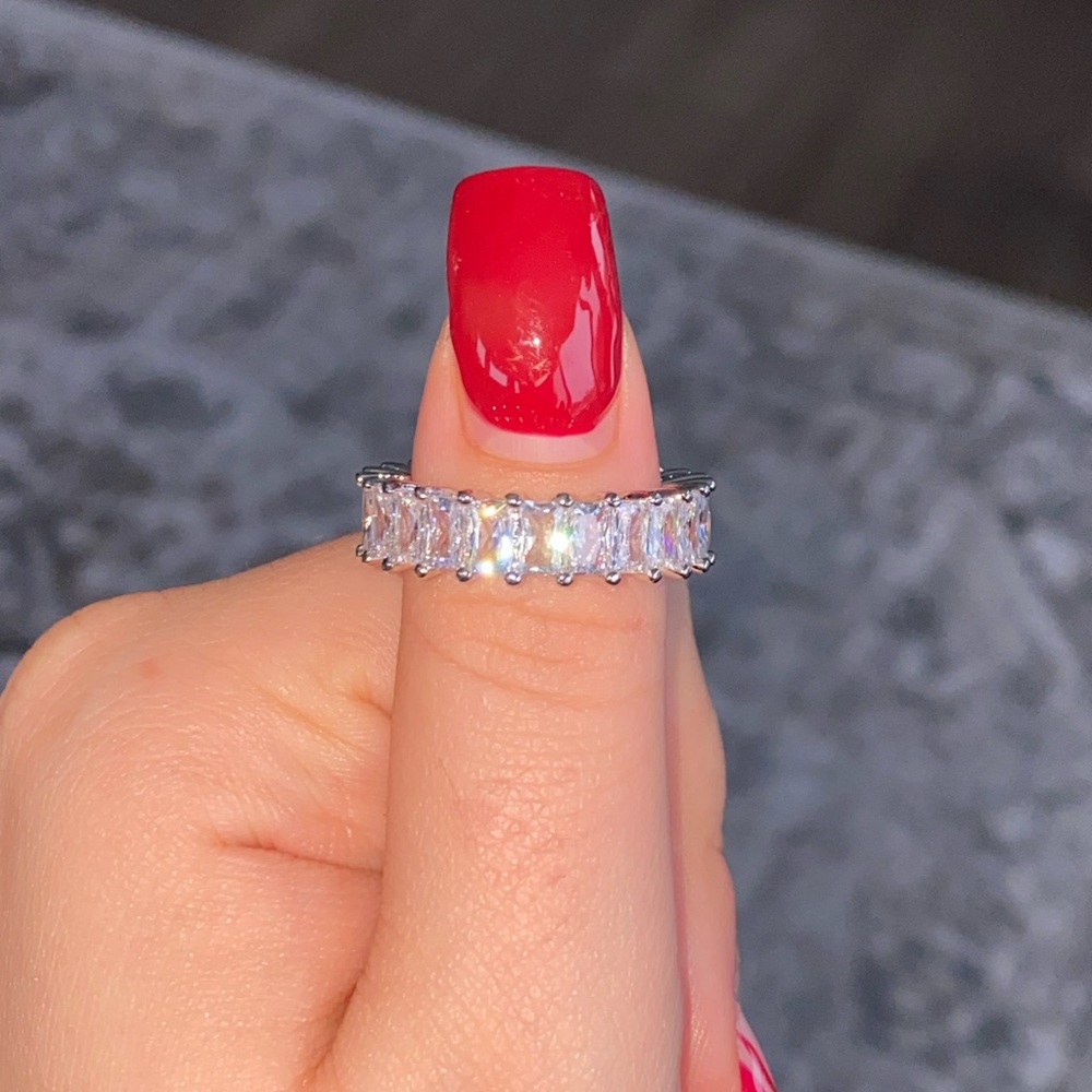 Rectangle cut diamond ring
